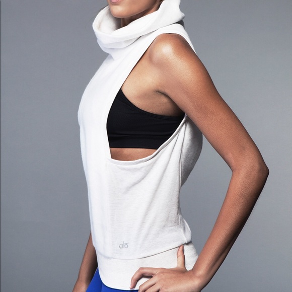 ALO Yoga Sweater Vest Pullover - Picture 6 of 7